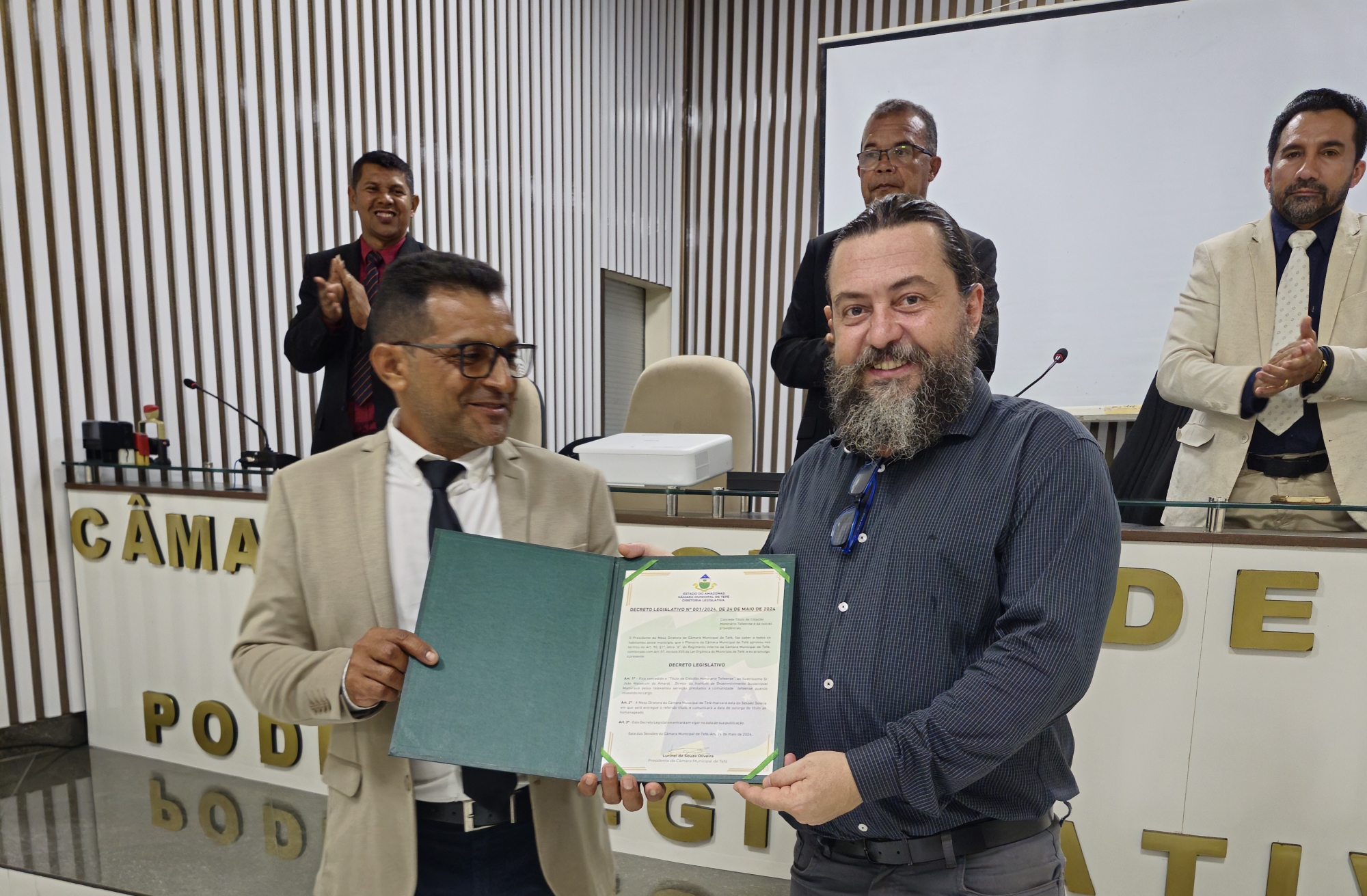 Diretor-Geral do Instituto Mamirauá recebe título de Cidadão Honorário da Câmara Municipal de Tefé