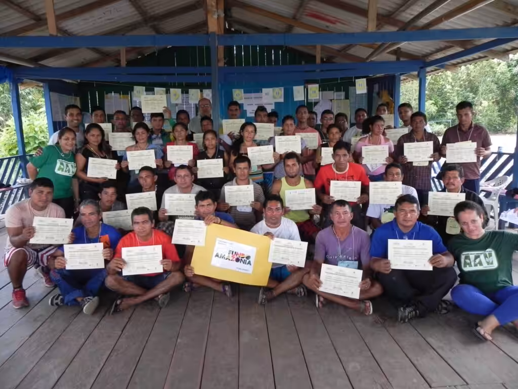 Pessoas Com Certificado 1024x768